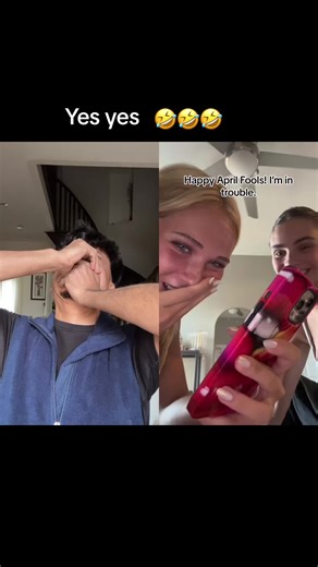 #duet with @Molly yes yes…🤣🤣🤣 #blindreact #seehergreatness #blindreact #aprilfools #joke #lmao #dadsbelike #react #funnyasf #blindreaction #fypage