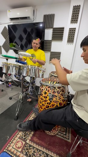 13K views · 790 reactions | El maestro #hugocongas enseñando guaguanco estilo la habana en clave 3 x2 #peru | Hugo Congas | Facebook