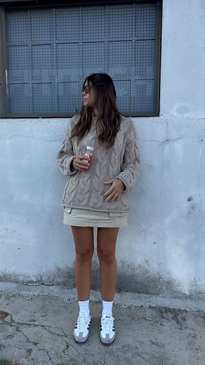 Joana Ferreira on Instagram: "todays outfit - ganz einfach so liebe ich’s 🫶🏽 aber was ist mit meinen Haaren los? Anzeige wegen Verlinkung, Outfit selbst bezahlt Pulli @zara Rock @hm Socken @hm Sneaker @adidas_de #ootdinspiration #ootdinspo #outfitinspiration #outfitinspo #fashioninspo #fashioninspiration #momblogger #momlife #trending #viralreels #viralvideos"