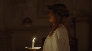 Last week, we hosted the Church of Sweden in London for their Sankta Lucia (The Feast of Saint Lucy) service. During this atmospheric service, the choir process with candles from the west end of the Cathedral towards the altar. 🎵 'Sankta Lucia', sung by the Ulrika Eleonora Church Choir and the London Nordic Choir. Music: trad. Neopolitan arr. Jan Åke Hillerud (b.1938) Words: Sigrid Elmblad (1860-1926) Svenska kyrkan i London | St Paul's Cathedral