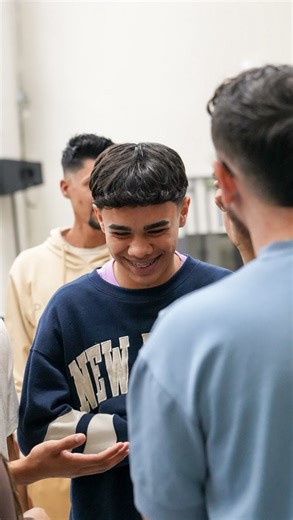 Adoradores Sin Límites on Instagram: "Termina la lírica challenge 👀 ¿Que creen? ¿Parte 2? PS: Hoy es viernes y ¿sabes que significa? VIERNES DE ASL, te vemos hoy a las 7:00pm!"