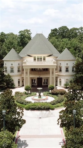 Here’s why couples love saying “I do” with us: 💍 Over 5,000 couples served 🌿 Breathtaking indoor & outdoor spaces 📦 Essentials-forward wedding packages 📍 Multiple locations across TX & OK 💸 Flexible payment options 📷 Photo-worthy moments at every turn Whether you’re dreaming of a dreamy, rustic outdoor ceremony or a modern celebration, The Springs has a venue that fits your vision—and your peace of mind. Let’s make wedding planning the easiest “yes” you’ll say. 💫 Schedule your tour today 