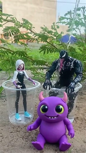 Deadpool Vs wolverine want to relax ‼️ Marvel toys 😱💥