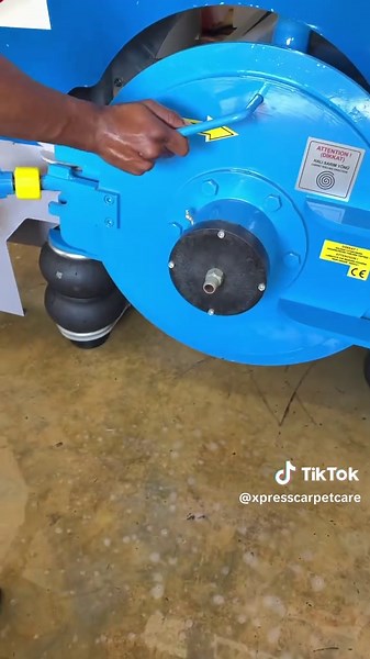 Your rugs deserve better. At Xpress Carpet Care, we treat every rug like it’s our own — no shortcuts, just clean rugs done right. 🧼 Deep, machine-powered cleaning 💨 Fast centrifuge drying — no waiting days 🚚 Reliable pick-up & delivery 🤝 Friendly, local service you can trust Booking is quick and easy. Let’s get your rugs looking like new! 📞WhatsApp: 060 1719 720 Instagram: @xpress_carpetcare Facebook: Xpress Carpet Care TikTok: @xpresscarpetcare #RugCleaning #CleanRugs #HomeCare #SpotlessRu