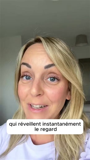 Un regard lumineux après 50 ans. Votre routine yeux ne sera plus jamais la même. Découvrez Luma Bright, le premier fard à paupières illuminateur spécialement conçu pour les femmes après 50 ans. 🌟 Crème veloutée — pas de poudres qui marquent, Bright glisse sans effort. 🌟 Effet lissant instantané — atténue rides, ridules et plis de la paupière. 🌟 Illumine & ouvre le regard — un vrai eye lift à chaque application. 🌟 Formule soin enrichie en huile de jojoba — nourrit et hydrate vos paupières dél