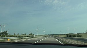 News from the Energiewende: Onshore and offshore wind turbines fed an all-time record of 32.6 GW of electricity into the German grid on November 18th, 2015. Now we know that we are on the road to renewables! | e.on