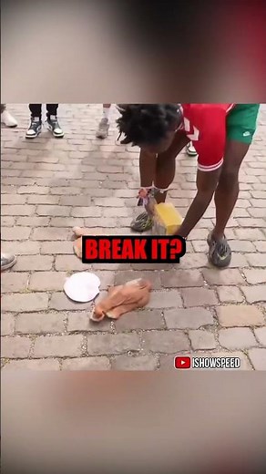 IShowSpeed Shows His Incredible Strength😱💪