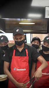 68K views · 82 reactions | Keuzestress?樂 Ga voor de My Domino's Box, zelf samen te stellen met jouw favoriete producten!  Kies uit 10 mini pizza's en 7 sides. | Domino's Pizza Nederland | Facebook