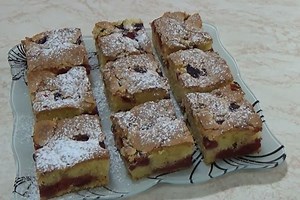 Kolač sa malinama, jednostavan i ukusan