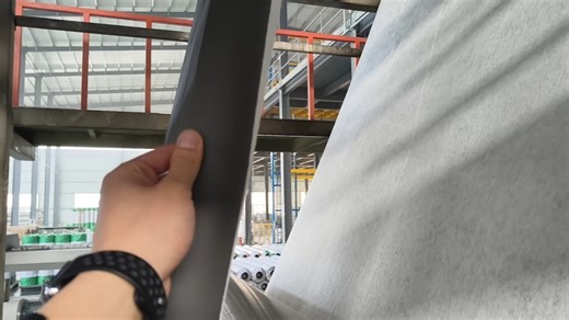 1.5mm灰色聚氯乙烯PVC防水卷材。生产，销售，施工全方位服务，致力于为客户的建筑项目遮风挡雨！！！