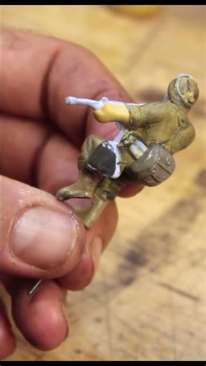 Painting army men as diorama figures
