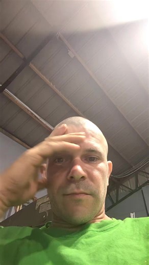 #stitch with @treeman03911 #doctortreeman I say Spike everything it is much safer for the human that is cutting. trees should never be pruned anyway That's like cutting someone's arm off and leaving them. I'd rather remove the tree then trim any day. The damage you're doing with the cuts is exactly the same as spiking into the park. sometimes I feel like spiking is good on some trees when you trim because the tree will actually grow out of the spike marks.