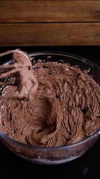 An incredibly simple and silky cream 🤯. Only 3 ingredients!