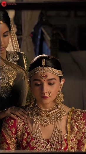 #FirstClass #Kalank #VarunDhawan #AliaBhatt #KiaraAdvani #ArijitSingh #Pritam #AmitabhB #Shorts