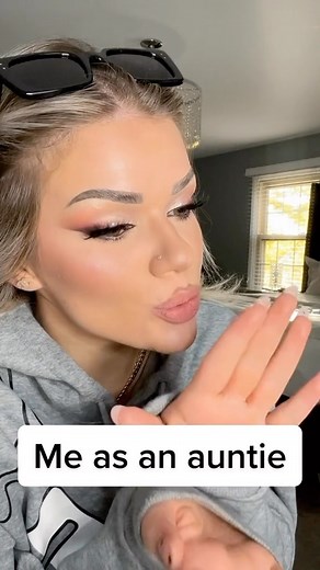 The #1 Playroom For Aunties on Instagram: "New age nursery rhymes be like 麗麗藍 : via TikTok: elagjxb #theauntiesroom #babyshark #theaunties #auntiesbelike"