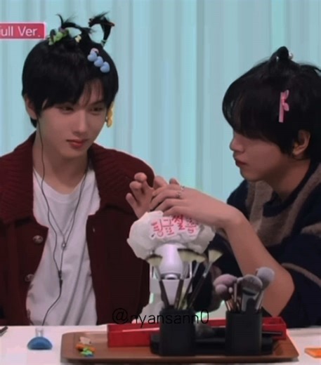 Relaxing ASMR Mukbang Experience with NCT Dream