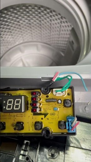 Sharp washing machine error E2 due to broken cable for water level sensor. #sharp #xteservices #rat