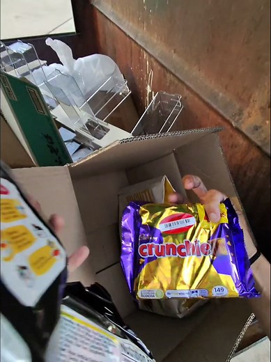 More food trashed!! This is crazy...over priced food just trashed 🙄#megantheddmvp #savedfromlandfill #dumpsterdiving | Megan The DDmvp