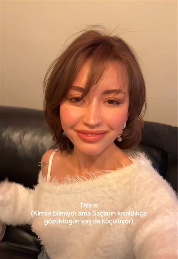 Kısa Saçın Yaşınızı Küçültebildiğini Öğrenin