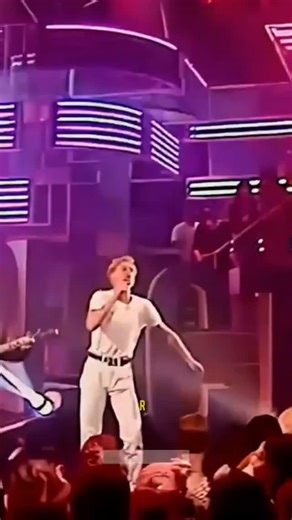 𝘈𝘴𝘵𝘳𝘰𝘯𝘰𝘮𝘪𝘤𝘢𝘭 𝘓𝘺𝘳𝘪𝘤𝘴 on Instagram: "Erasure - A Little Respect (Lyrics) 💿 The Innocents 🗓️ 1988 #SynthPop #EuroDisco #NewWave #Live #Music #Letras"