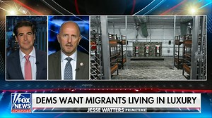 JUST IN: The “WARDEN” of ALLIGATOR ALCATRAZ says he caught DEMOCRATS inventing HOAXES mid-tour 🤣 “They pointed a thermometer at a lightbulb and complained it was TOO HOT!” | Jesse Watters