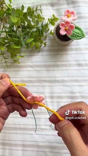 Forget Me Not Flower 🌸 For the POT REFER @@QylL #flower #flowercrochet #crochet #crochetersoftiktok #crochettutorial #tutorial #fypmalaysia #fypシ #fypdongggggggg