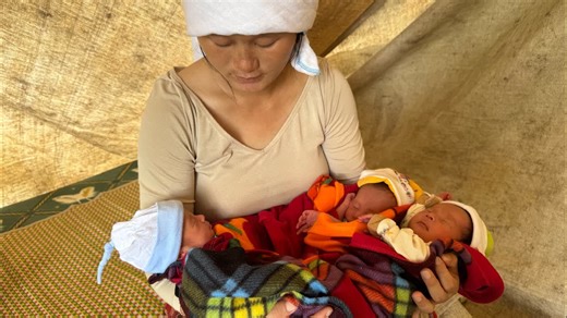 2.1K views · 17 reactions | Single mother single mother giving birth in the rain -ly tieu ni #singlemom #baby #help #life #singlemom #lythica #funny #funny #lytieuca #cute #singlemother #3girl #girl #review #lytieunu#lytieuni | Luong Yen Anh | Facebook