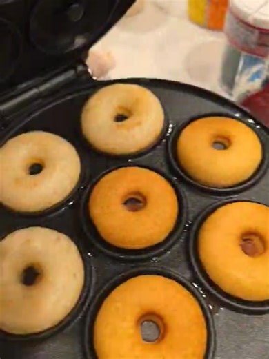 Turn your kitchen into a donut shop! 🍩✨ Make mini donuts in minutes with this easy-to-use donut maker. Perfect for parties, snacks, and endless sweet creations! 😍 Grab yours now! #tiktokshopcybermonday #christmasgift #tiktokshopblackfriday #donuts #minidonuts