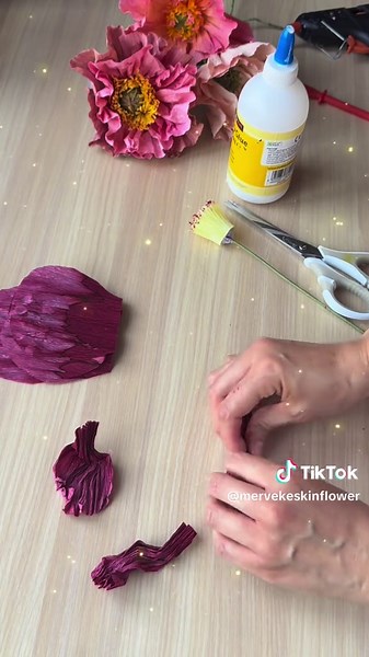 DIY Paper Poppy Flower Christmas Gift Craft