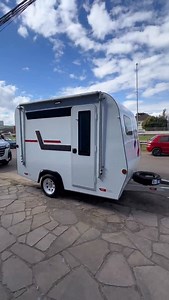 Don’t worry about a thing... 🎶 Porque com o Trailer Falcon, cada curva revela um novo horizonte e cada parada, uma nova história. Liberdade não é apenas viajar — é viver no seu ritmo, com conforto e tranquilidade, onde quer que a estrada leve você. Encomende o seu! Entre em contato para informações e orçamentos: 📲 WhatsApp: (51) 99501-1182 📞 Fone: (51) 3207-3565 🌐 Acesse nosso site: www.aguiartrailers.com.br #Acampamento #VidaAoArLivre #Natureza #Aventura #Campismo #Acampar #Trailers #SobAsE