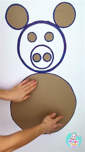 Circle Time with a Colorful Pig! 🎨🐖