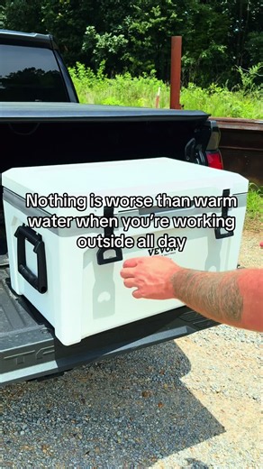 Vevor Cooler Review: Best Cheap Work Cooler for All-Day Outdoor Jobs
