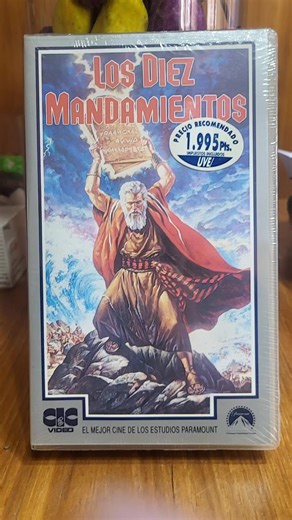 pelicula de los Diez Madamientos vhs completamente nueva estrenar .Super producion de Hollwood estudios paramound charlton Heston #vintages #losdiezmadamientos #vhs #collection_mopar70 #paramount