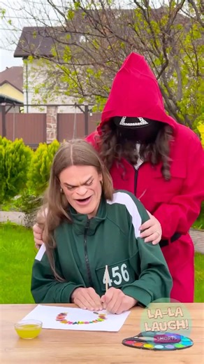 Drawing With a Sponge HACK ! 😍Squid Game Final Boss !🌈 #art #squidgame