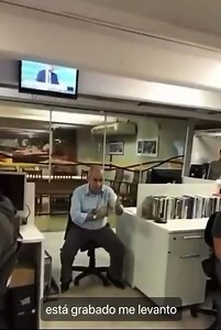 Fuerte altercado en la redacción del diario abc color, tras postura agresiva de Enrique Vargas Peña contra sus compañeros. El jefe de área Pablo Guerrero lo encaró en plena redacción. | TN Press Digital