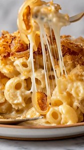 🍽️ French Onion Mac & Cheese (Small Batch) 🧅🧀 📝 Ingredients 8 oz elbow macaroni or small shells (whole wheat or chickpea pasta) 6 tbsp unsalted butter, divided 2 large yellow onions, thinly sliced 1 tsp sugar-free Worcestershire-style sauce (or tamari splash apple cider vinegar) 2 tbsp all-purpose flour or almond flour 2 cups unsweetened milk or unsweetened almond milk 1½ cups shredded sharp cheddar cheese 1 cup shredded Swiss or Gruyère-style cheese ½ tsp garlic powder ½ tsp dried thyme ¾ t