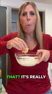 This quick low carb homemade sour cream & onion dip is SO good I ate the whole bowl!