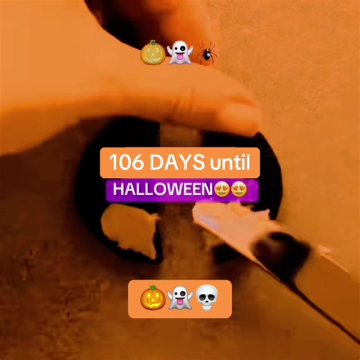 #lives? #xcyba #x #173days #106daystillhalloween #halloweencantwait #moviestowatch #halloweencountdown #halloweeniscool🎃 @Christmas☃️🎁 @grtiitht