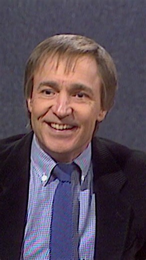 Kelly Monteith's HILARIOUS take on cruise ships! 🚢 'People get on as passengers. You get off as cargo!' | Celebs Up Close