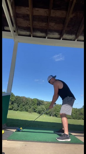 The TaylorMade Sim 2 Max driver is an absolute cheek clapper! #TaylorMade #Golf #WhackFuck #Sim2