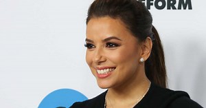 PHOTOS - Eva Longoria : c’est quoi ce look !? Découvrez sa tenue originale et surprenante