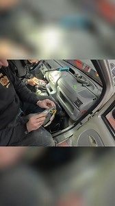 4.9K views · 27 reactions | Autoreparatur Chaos Radio Code Wahnsinn im Twingo! | eaday | Facebook