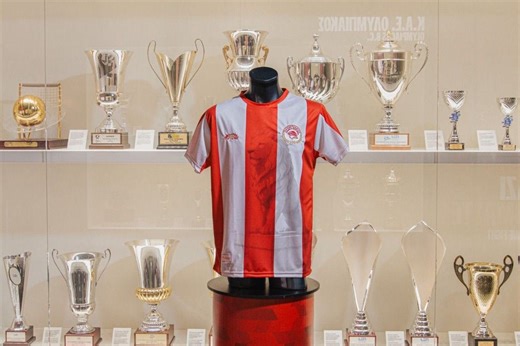 Ο Ολυμπιακός παρουσίασε με εντυπωσιακό VIDEO την επετειακή φανέλα του Ερασιτέχνη για τα 100 χρόνια του συλλόγου