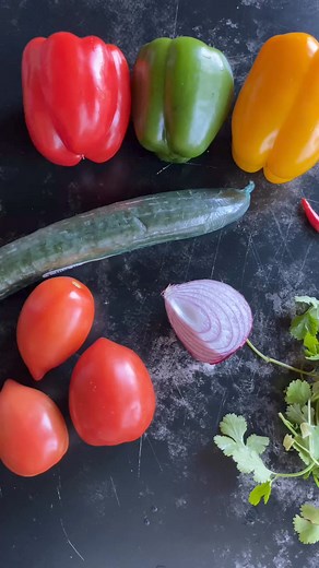 77K views · 1.8K reactions | so, I really enjoyed this salad, and I’m definitely adding it into my “braai salads” list 殺 however, pomegranate are so disgusturbing, chewing the seeds  plus ke mina nginehaba ngfake inqwaba. So don’t be like me, ungafaki inqwaba ....#food #foodies #instafood #salads #recipes #lunch #whatsfordinner | Zamokuhle Mafuleka | Facebook