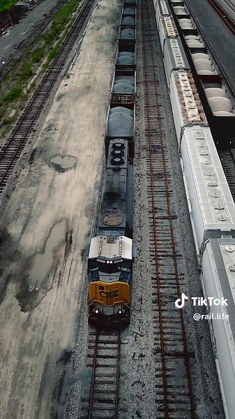 Exploring the Railroad in Stunning 4K Resolution
