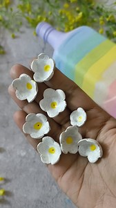 38K views · 145 reactions | Upcycle bottle craft with pastel beauty 勺冀 Sharing DIY tutorial of bottle art where I used fevicryl pastel colours and mouldit flowers. crafted these flowers with flower cutter. If you need link for the same then comment for link Let me know in the comment box apko ye bottle craft kaisa lga☺ #bottleart #bottlecraft #upcyclingart #homedecorart #glassbottle #diybottleart #bottlepainting #claywork #bottleartwork | craftycharu | Facebook