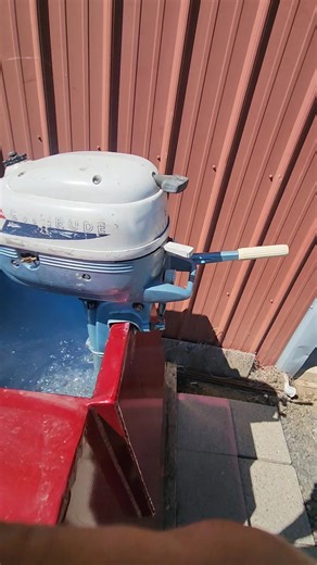 Running that 1962 Evinrude (Lightwin) 3hp twin cylinder 2-stroke. Showing & explaining a few things as well. Outboard Madness #outboardmadness #evinrude #2stroke | Outboard Madness