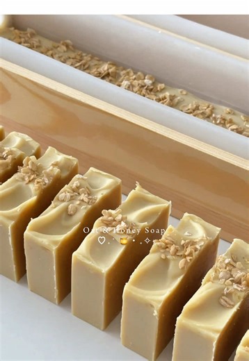 Meet the first ever Drought Secret Soap! 🧼✨ This video captures the final test batch of our upcoming soap collection, and let us tell you, it’s not just another Oat & Honey bar. This one’s extra special: 🌾 Triple Organic Oats 🍯 Organic Honey 🌼 Organic Calendula 💛 Organic Jojoba …and the list of nourishing ingredients goes on! We already know it’s going to be a hit, our whole dry-skin family adores it, eczema families have loved it, and my mother in law’s simpler version of this recipe had 1