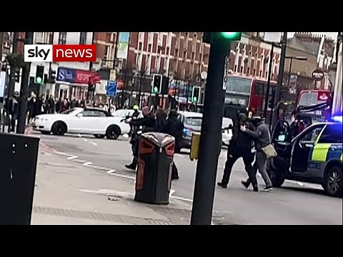 'Confusion' at scene of south London stabbing