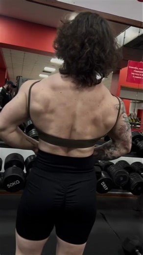 Chest Workout 🔥 Female bodybuilder Aishat Zhanikaeva INSANE muscles 💪🏻 FBB PUMPED #motivation #gym